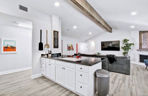 San Antonio House | Upscale Gem 5BR, 3B close to many attractions