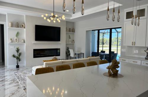 Pine Valley Villa | Upscale Getaway