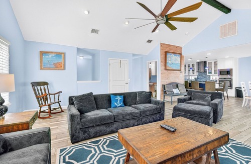 Port Aransas House | Upscale home! Beach Access! Community Pool