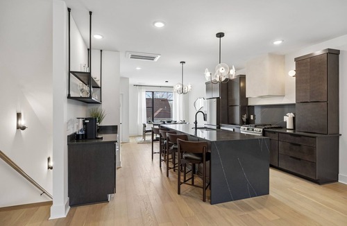 Hurwood Heights Condo | Upscale home featuring rooftop lounge with hottub!