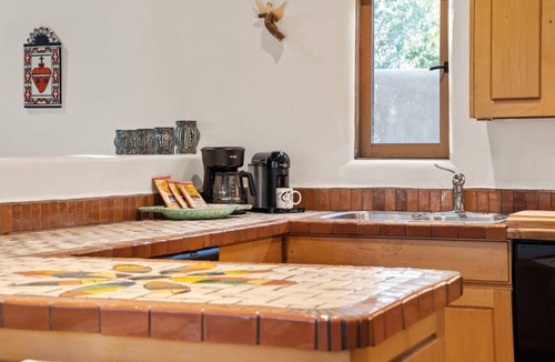 Northeast Santa Fe House | Upscale Home In North Hills