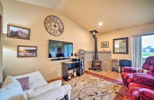 Bellingham House | Upscale Home with Indoor Sauna on Sunset Pond!