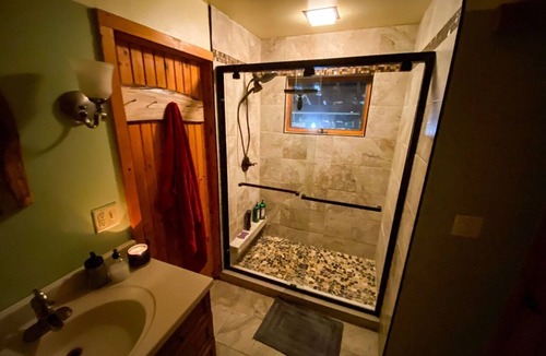 Wevertown Hostel | Upscale Hostel by Lake George & Gore Mtn