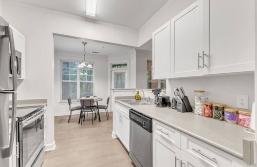 Southwest Raleigh Apartment | Upscale King 2BR Suite—Mins to Downtown Raleigh!