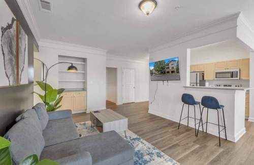Southwest Raleigh Apartment | Upscale King 4BR Suite Mins to Downtown Raleigh!