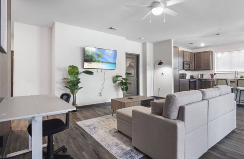 North Raleigh Apartment | Upscale King 5 Bed Suite—in North Raleigh!
