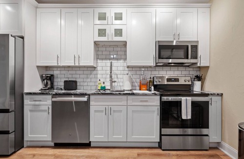 East Liberty Apartment | Upscale King Bed Suite |ADA w/Free parking!