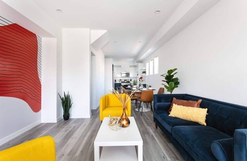 Historic Filipinotown Condo | Upscale LA Getaway Sleeps 8 with Free Parking