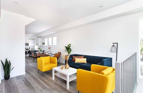 Historic Filipinotown Condo | Upscale LA Getaway Sleeps 8 with Free Parking