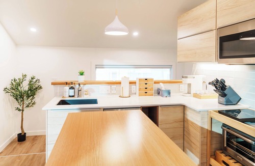 Kensington Apartment | Upscale Laneway Loft Near Downtown | A/C, WiFi