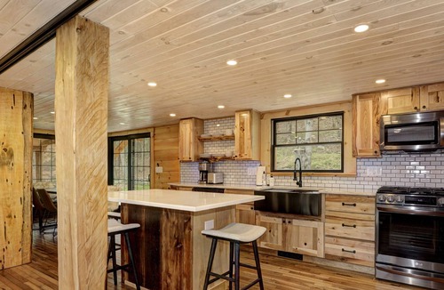 Pond Eddy Cabin | Upscale Lodge - Elevate Your Upstate Getaway