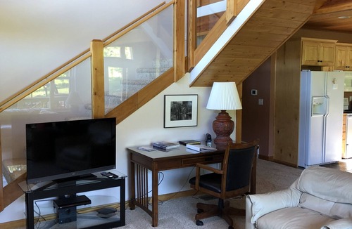 Finley Point House | Upscale Luxury Home on Cherry Orchard Overlooking Flathead Lake