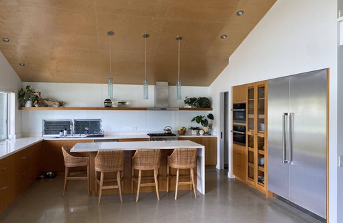 Portlock House | Upscale Mariana Front House - waterfront jacuzzi. - $12,000/mt