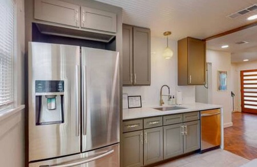 Central Arlington House | Upscale Modern | LUX Finishes | 1.3miles to AT&T