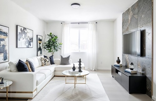 White Plains House | Upscale Modern Luxury 3BR Home