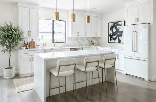 White Plains House | Upscale Modern Luxury 3BR Home