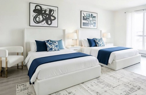 White Plains House | Upscale Modern Luxury 3BR Home