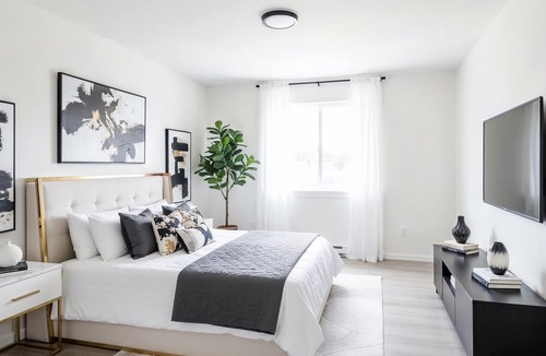 White Plains House | Upscale Modern Luxury 3BR Home