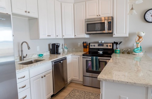 Hampton Condo | Upscale Oceanfront Condo Steps From The Seashell Stage