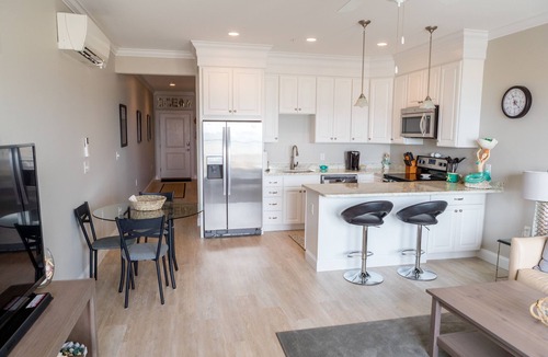 Hampton Condo | Upscale Oceanfront Condo Steps From The Seashell Stage