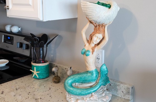 Hampton Condo | Upscale Oceanfront Condo Steps From The Seashell Stage