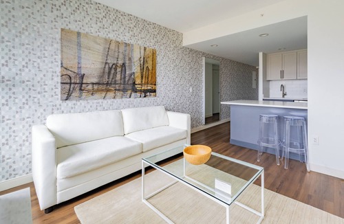 Arefth Apartment | Upscale One Bedroom in Kendall Square with Views