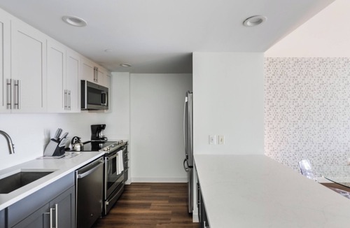 Arefth Apartment | Upscale One Bedroom in Kendall Square with Views