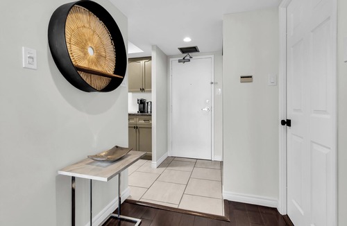 Niagara Condo | Upscale Penthouse with STUNNING Views! | Free Parking