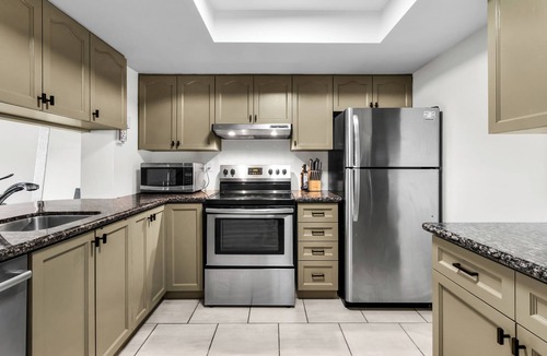 Niagara Condo | Upscale Penthouse with STUNNING Views! | Free Parking