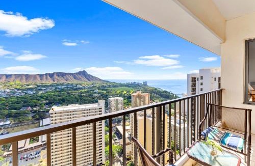 Waikiki Apartment | Upscale Penthouse with Ocean Views & Free Parking!