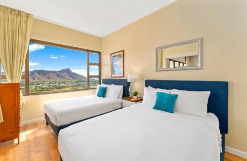 Waikiki Apartment | Upscale Penthouse with Ocean Views & Free Parking!