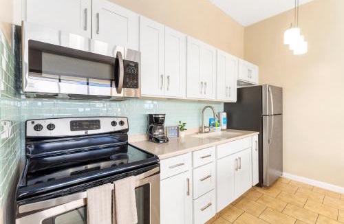 Waikiki Apartment | Upscale Penthouse with Ocean Views & Free Parking!
