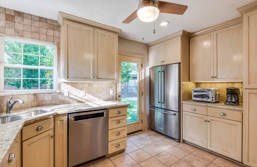 Northwest Dallas House | Upscale, Pet friendly urban retreat