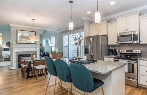 Southwest Raleigh House | Upscale Raleigh~PNC Arena~NC State~EVCharger!