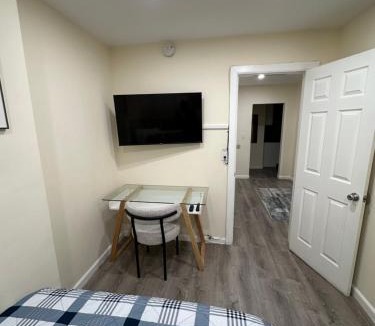 New Rochelle Apartment | Upscale Relax 2 Bedroom near Yankee Stadium 14 min drive