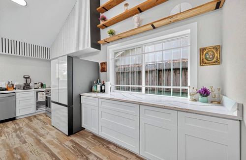 Garden Oaks House | Upscale Retreat-Games, Comfort & Cozy Vibes Await!