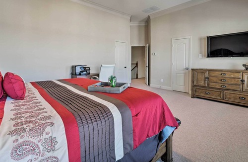 The Woodlands House | Upscale Retreat Near Lake w/ Resort Amenities