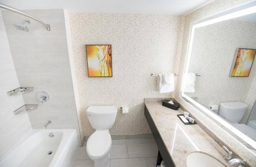 Edison House | Upscale Room Near Edison Convention Center