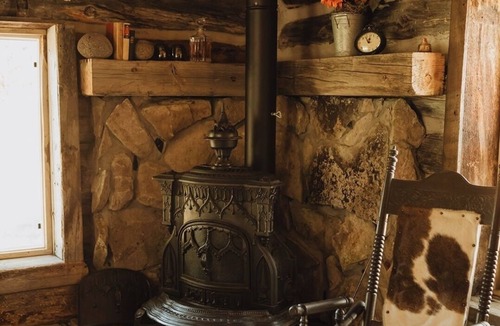 Silver Lake Cabin | Upscale rustic cabin in Silver Lake, Oregon's outback