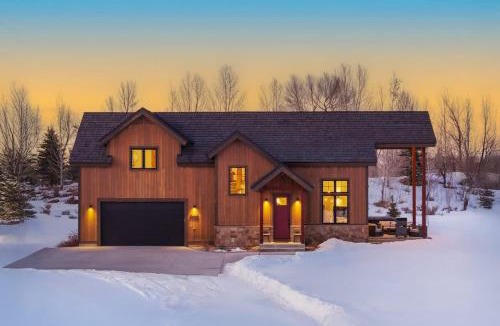 Driggs House | Upscale Ski Chalet - Wildlife AC Hot Tub