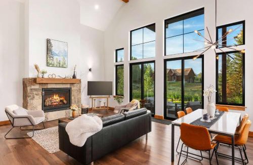 Driggs House | Upscale Ski Chalet - Wildlife AC Hot Tub