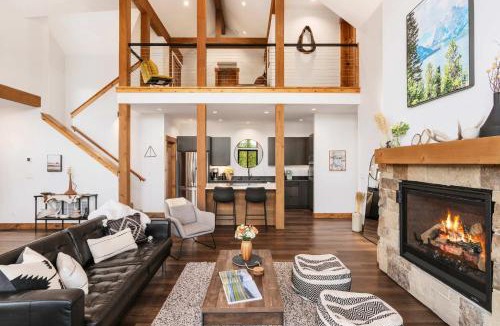 Driggs House | Upscale Ski Chalet - Wildlife AC Hot Tub