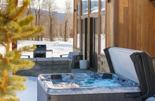 Driggs House | Upscale Ski Chalet - Wildlife AC Hot Tub