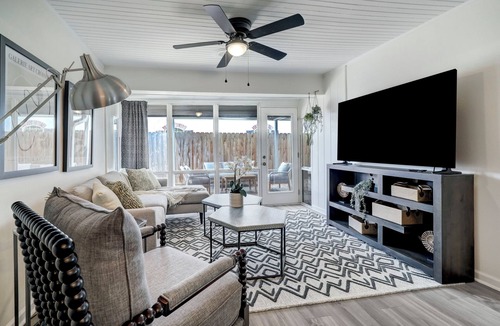 Houston House | Upscale, Spacious Retreat in the Heart of Houston - Pet-Friendly!
