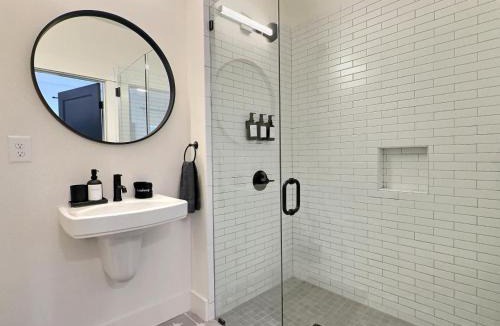 Forest Park Apartment | Upscale Stay, Free Parking, Walk to Eats and Parks