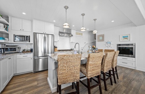 Townsite House | Upscale Steps-to-the-Beach Home. Awesome Front Ocean Views. Stunning Home!