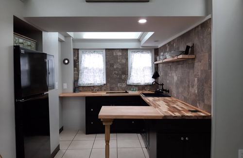 Emporia Apartment | Upscale studio apartment newly remodeled