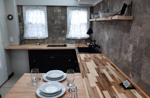 Emporia Apartment | Upscale studio apartment newly remodeled
