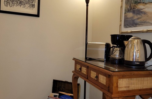 Papaikou Apartment | Upscale studio-sea view-prvt entry & prvt entry- opt A/C