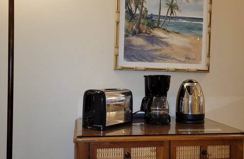 Papaikou Apartment | Upscale studio-sea view-prvt entry & prvt entry- opt A/C